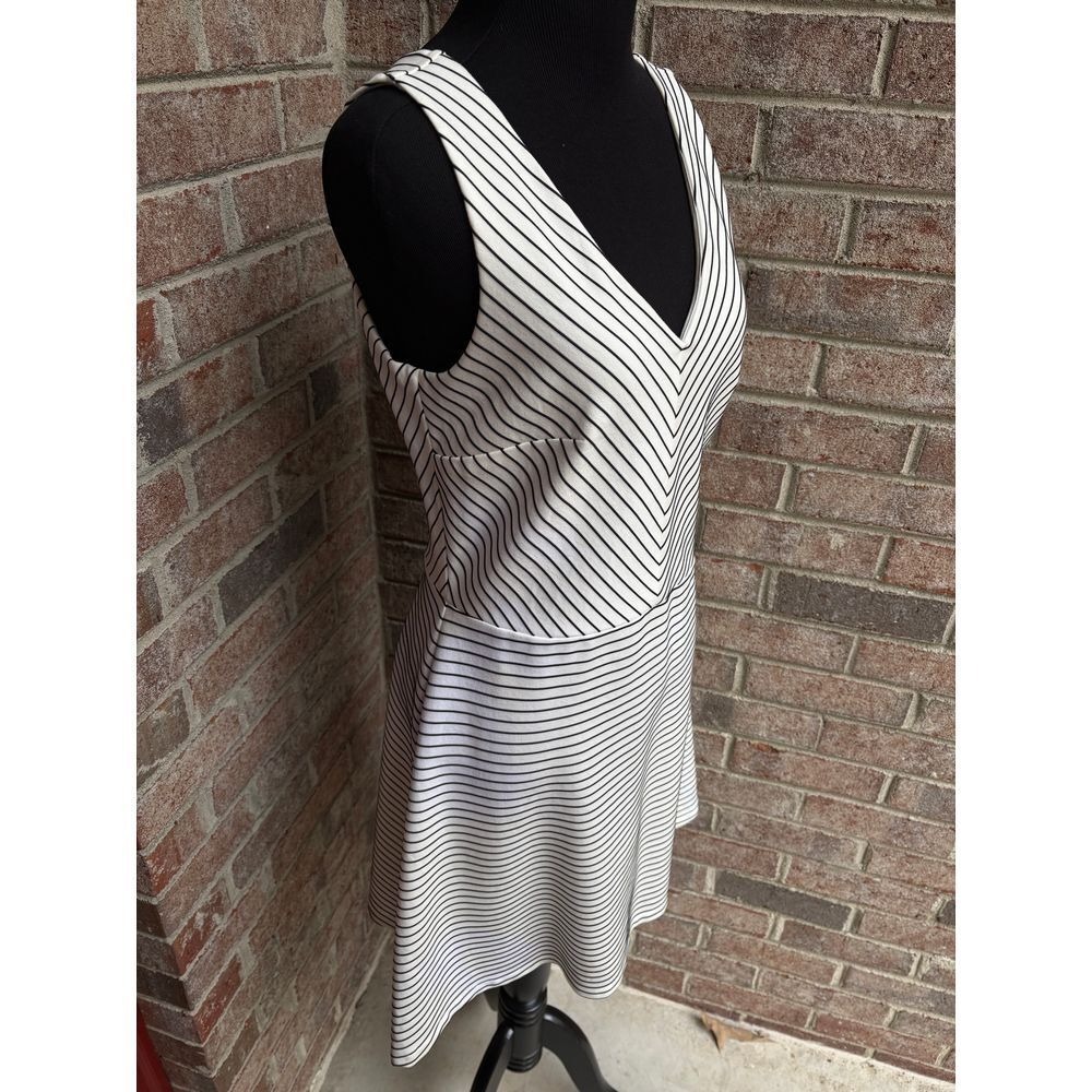 Olivia Rae Women's Striped Tank Maxi Dress Size Large White Navy Scoop Neck